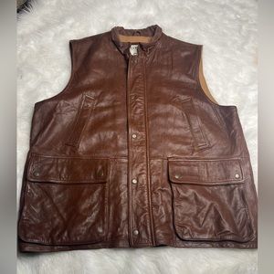 Orvis Munitions Brown Mens XL Leather Vest in good condition